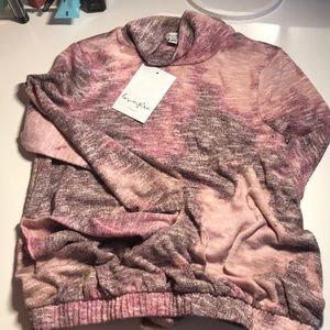 Pink long sleeve crop top